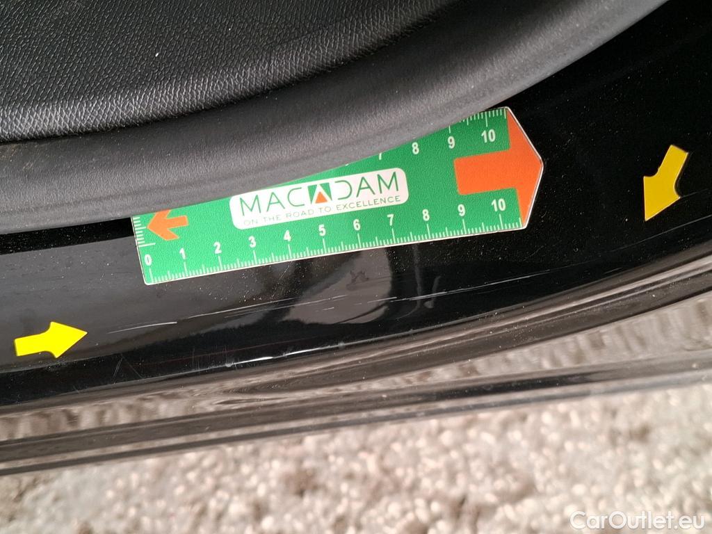  Peugeot  3008  Active Pack 1.5 HDi 130CV BVA8 E6d #17