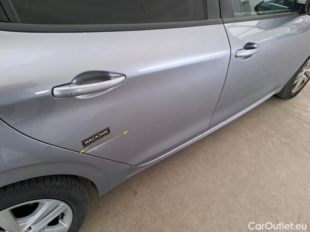  Peugeot  208  Signature 1.2 PureTech 80CV BVM5 E6dT #1