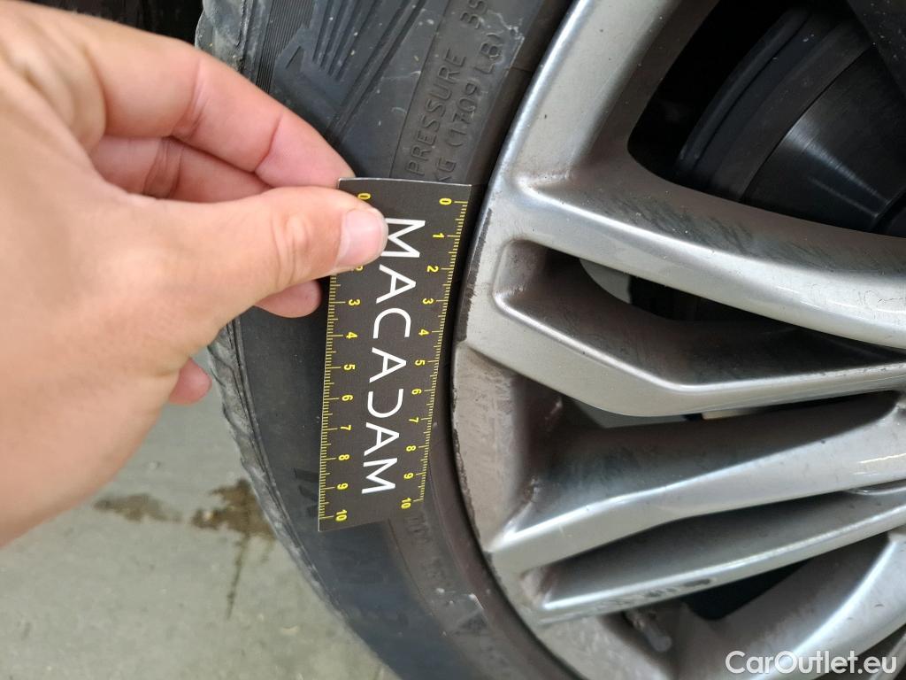  Toyota  C-HR TOYOTA  / 2016 / 5P / SUV 1.8 HYBRIDE 122 DISTINCTIVE #20