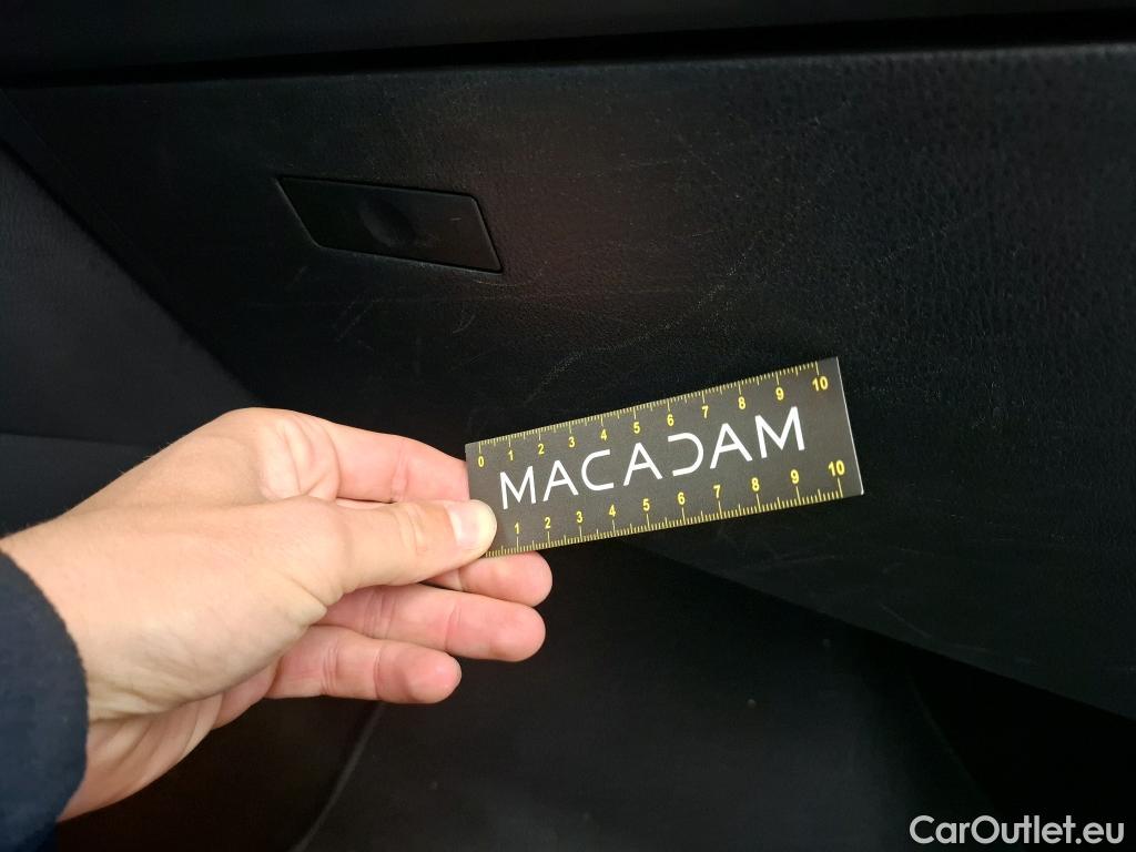  Toyota  C-HR TOYOTA  / 2016 / 5P / SUV 1.8 HYBRIDE 122 DISTINCTIVE #29