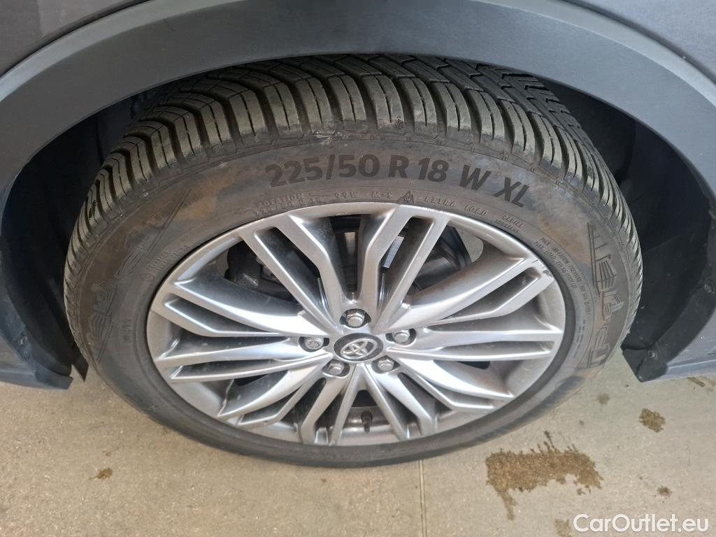  Toyota  C-HR TOYOTA  / 2016 / 5P / SUV 1.8 HYBRIDE 122 DISTINCTIVE #8