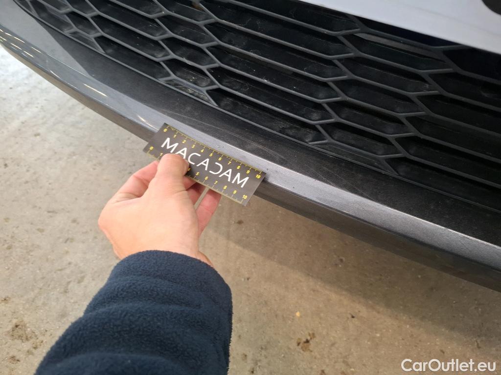  Toyota  C-HR TOYOTA  / 2016 / 5P / SUV 1.8 HYBRIDE 122 DISTINCTIVE #52