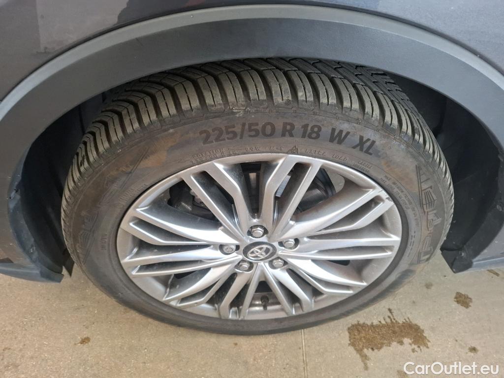  Toyota  C-HR TOYOTA  / 2016 / 5P / SUV 1.8 HYBRIDE 122 DISTINCTIVE #1