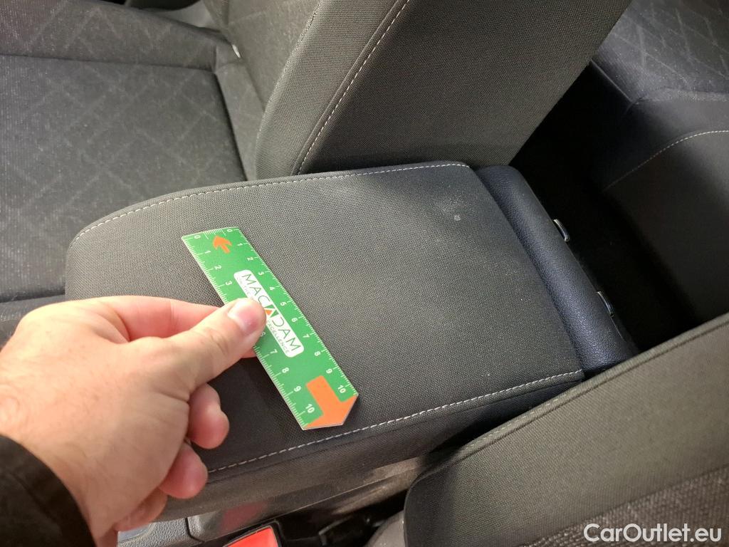  Volkswagen  Golf  VOLKSWAGEN / 2020 / 5P / Berline 2.0 TDI SCR 150 DSG7 Life Busi #17