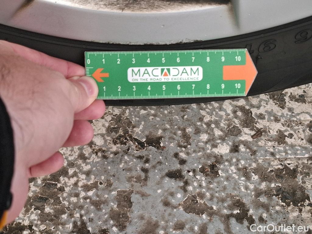  Volkswagen  Golf  VOLKSWAGEN / 2020 / 5P / Berline 2.0 TDI SCR 150 DSG7 Life Busi #11