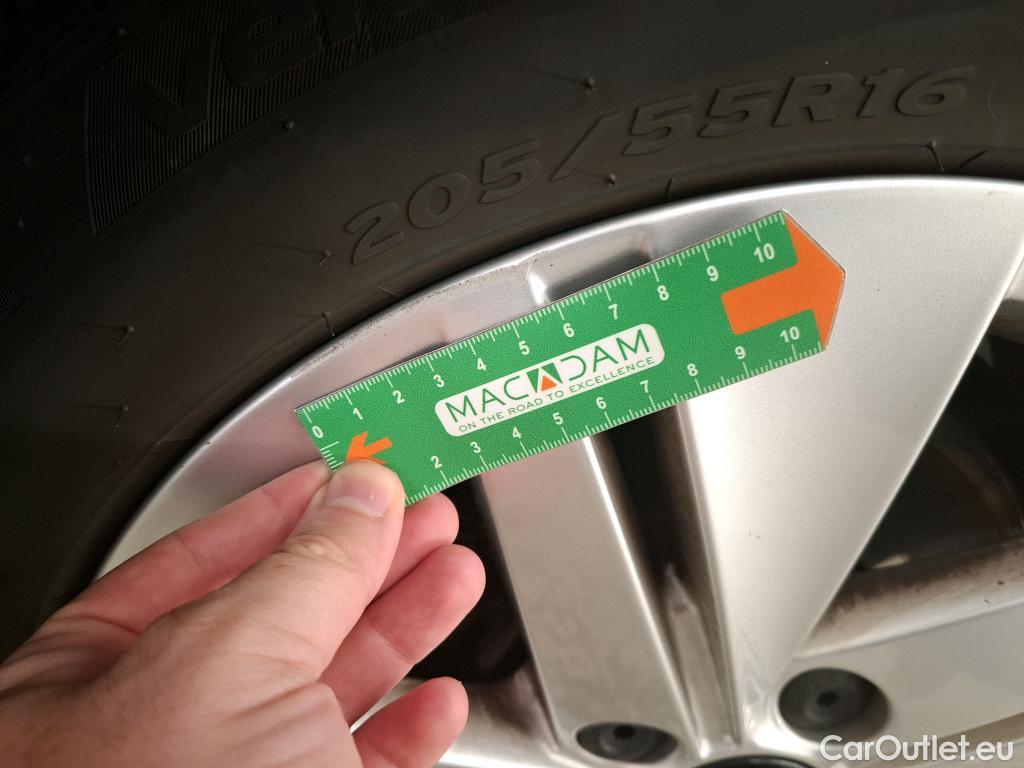  Volkswagen  Golf  VOLKSWAGEN / 2020 / 5P / Berline 2.0 TDI SCR 150 DSG7 Life Busi #6