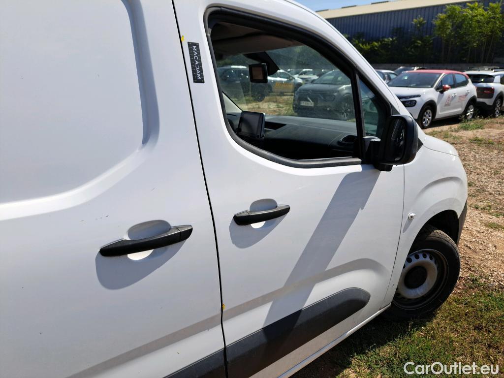 Citroen  Berlingo CITROEN  VU 4p Fourgonnette M 650kg BlueHDi 100 S&S BVM Driver #23