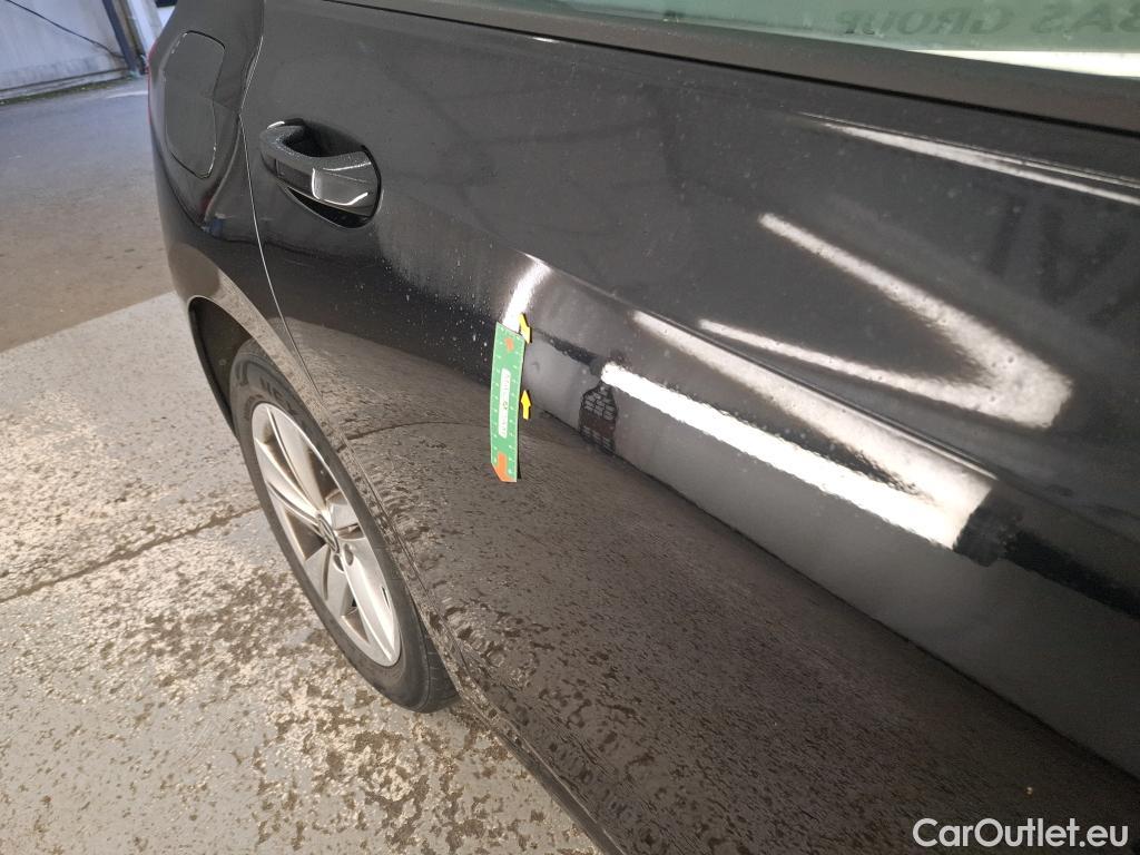  Volkswagen  Golf  VOLKSWAGEN / 2020 / 5P / Berline 2.0 TDI SCR 150 DSG7 Life Busi #14