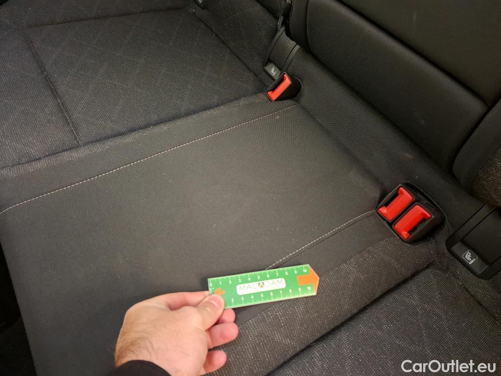  Volkswagen  Golf  VOLKSWAGEN / 2020 / 5P / Berline 2.0 TDI SCR 150 DSG7 Life Busi #19