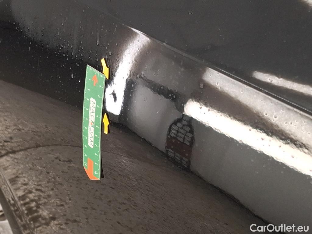  Volkswagen  Golf  VOLKSWAGEN / 2020 / 5P / Berline 2.0 TDI SCR 150 DSG7 Life Busi #15