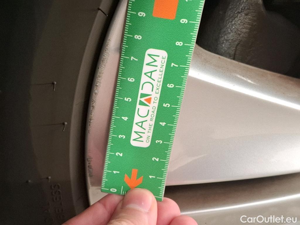  Volkswagen  Golf  VOLKSWAGEN / 2020 / 5P / Berline 2.0 TDI SCR 150 DSG7 Life Busi #7