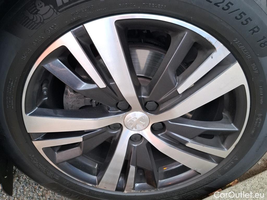  Peugeot  3008  Allure Business 1.2 PureTech 130CV BVA8 E6d #18