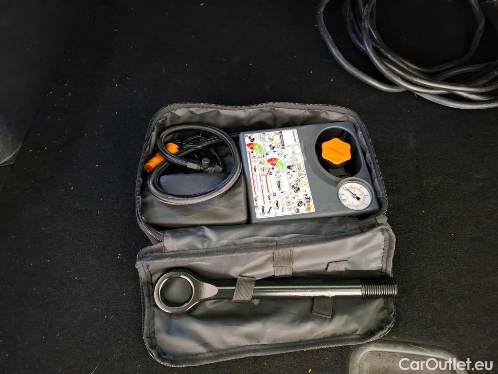  KIA  Sportage KIA  / 2021 / 5P / SUV 1.6 T-GDI 265 PHEV AUTO 4WD DESIGN #2