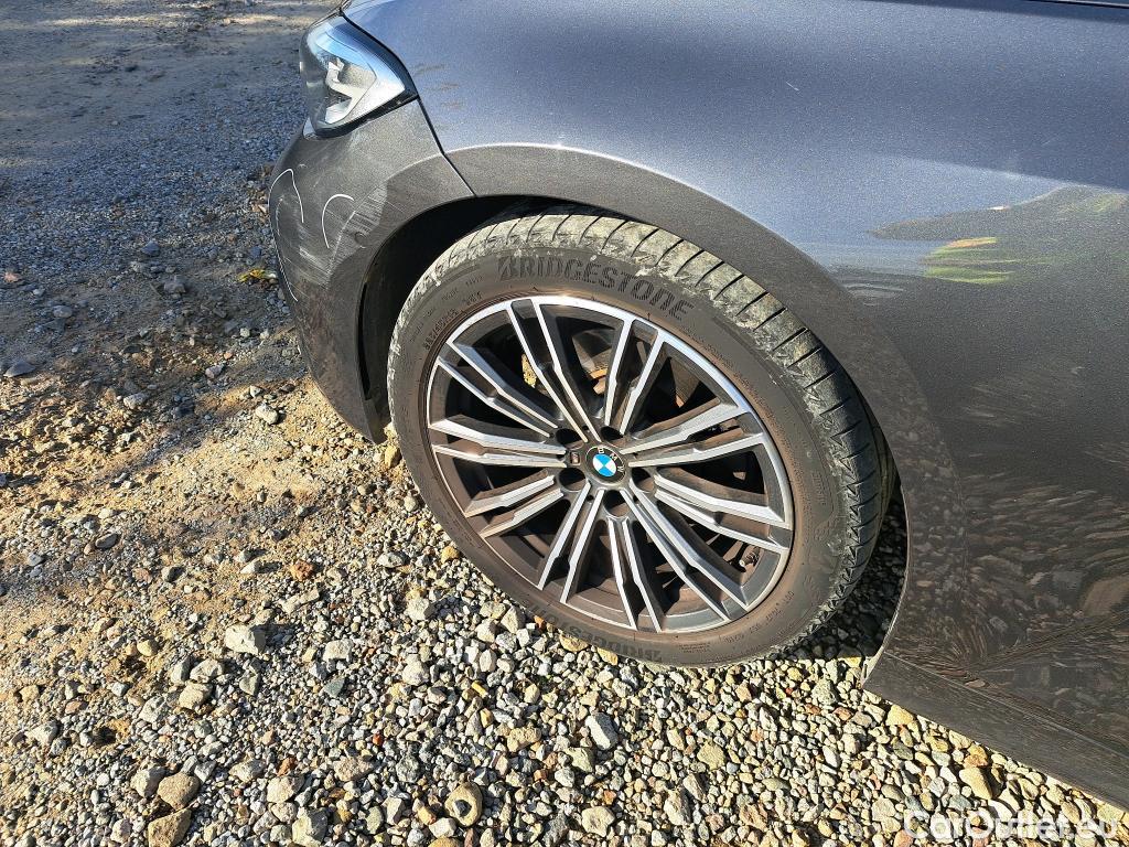  Bmw  Serie 3 BMW  / 2018 / 4P / sedán 320i Auto. #3