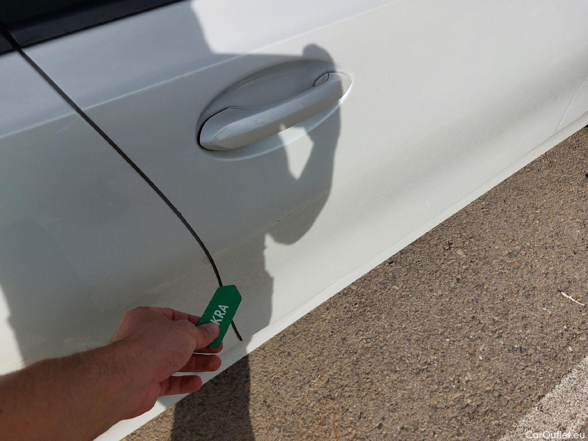  Bmw  Serie 3 BMW  / 2015 / 5P / familiar 318d Touring #13