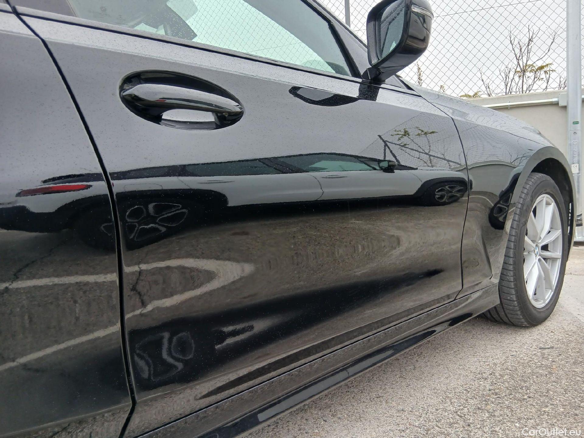  Bmw  Serie 3 BMW  / 2018 / 4P / sedán 318d Auto. #14