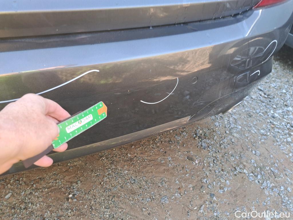  Bmw  Serie 3 BMW  / 2018 / 4P / sedán 320i Auto. #18