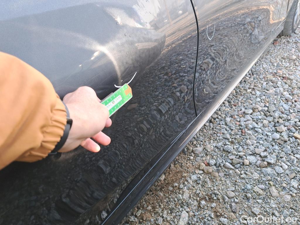  Bmw  Serie 3 BMW  / 2018 / 4P / sedán 320i Auto. #14