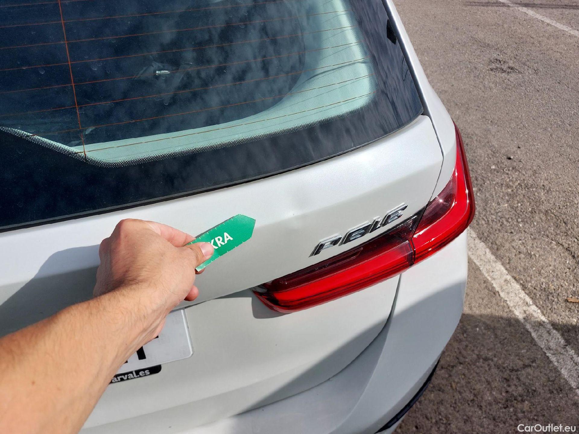  Bmw  Serie 3 BMW  / 2015 / 5P / familiar 318d Touring #9