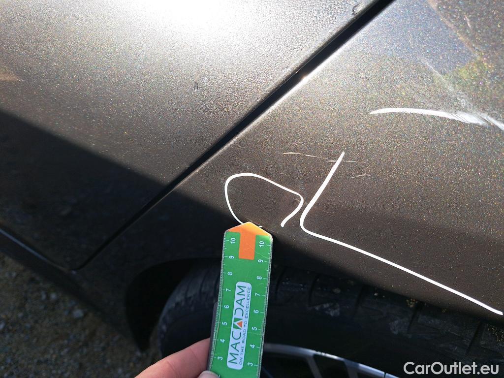  Bmw  Serie 3 BMW  / 2018 / 4P / sedán 320i Auto. #24