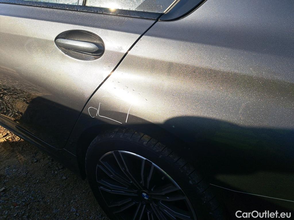  Bmw  Serie 3 BMW  / 2018 / 4P / sedán 320i Auto. #23