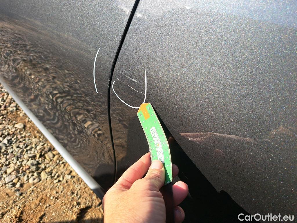  Bmw  Serie 3 BMW  / 2018 / 4P / sedán 320i Auto. #20