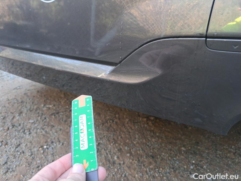  Bmw  Serie 3 BMW  / 2018 / 4P / sedán 320i Auto. #16