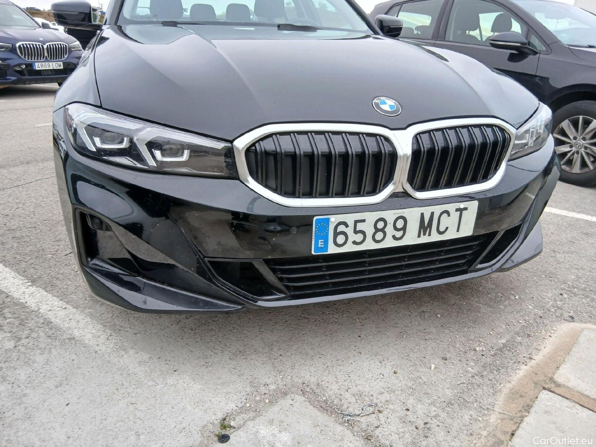  Bmw  Serie 3 BMW  / 2018 / 4P / sedán 318d Auto. #4