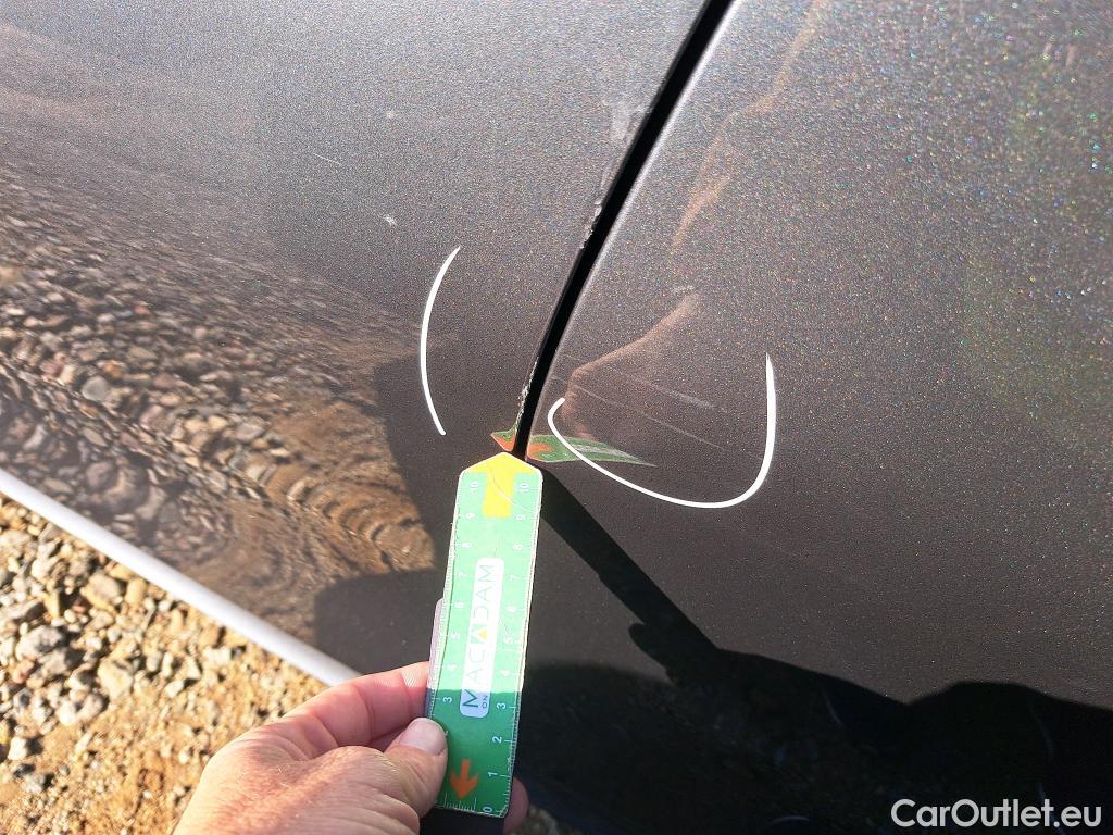  Bmw  Serie 3 BMW  / 2018 / 4P / sedán 320i Auto. #33