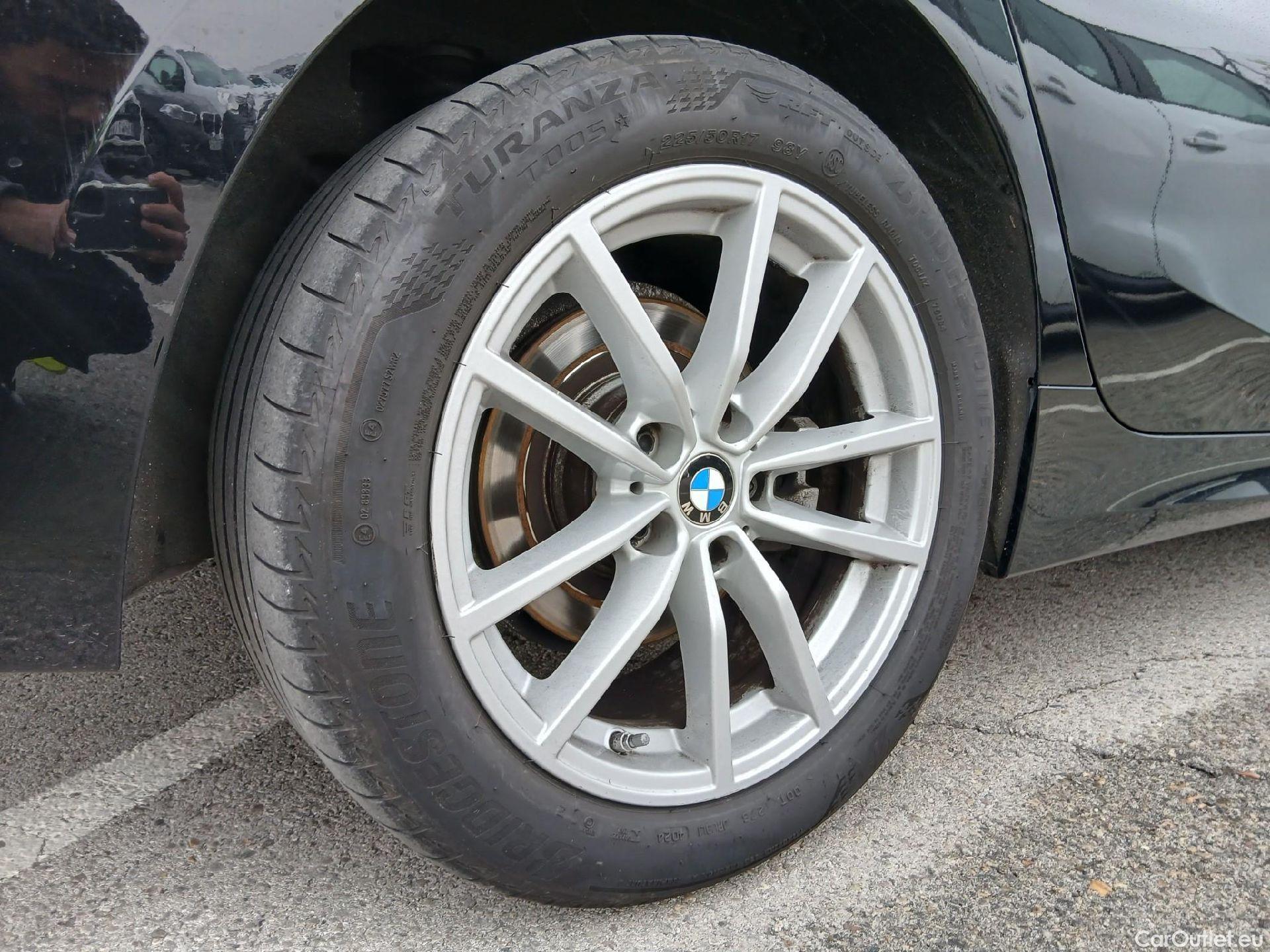  Bmw  Serie 3 BMW  / 2018 / 4P / sedán 318d Auto. #7