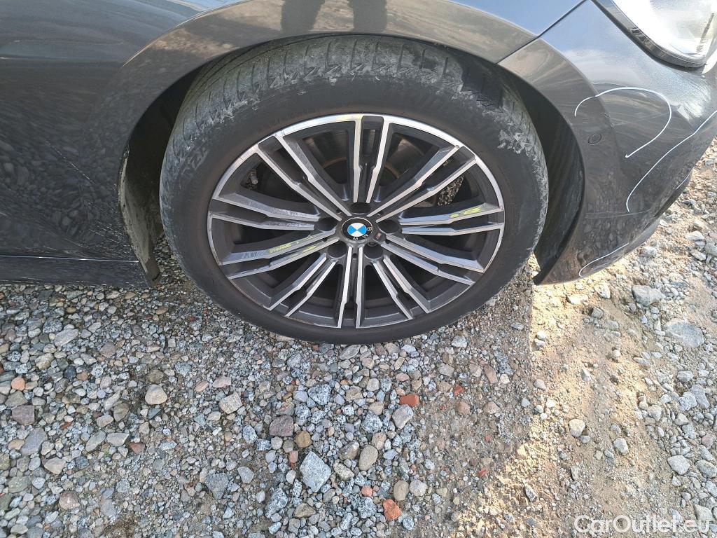  Bmw  Serie 3 BMW  / 2018 / 4P / sedán 320i Auto. #7