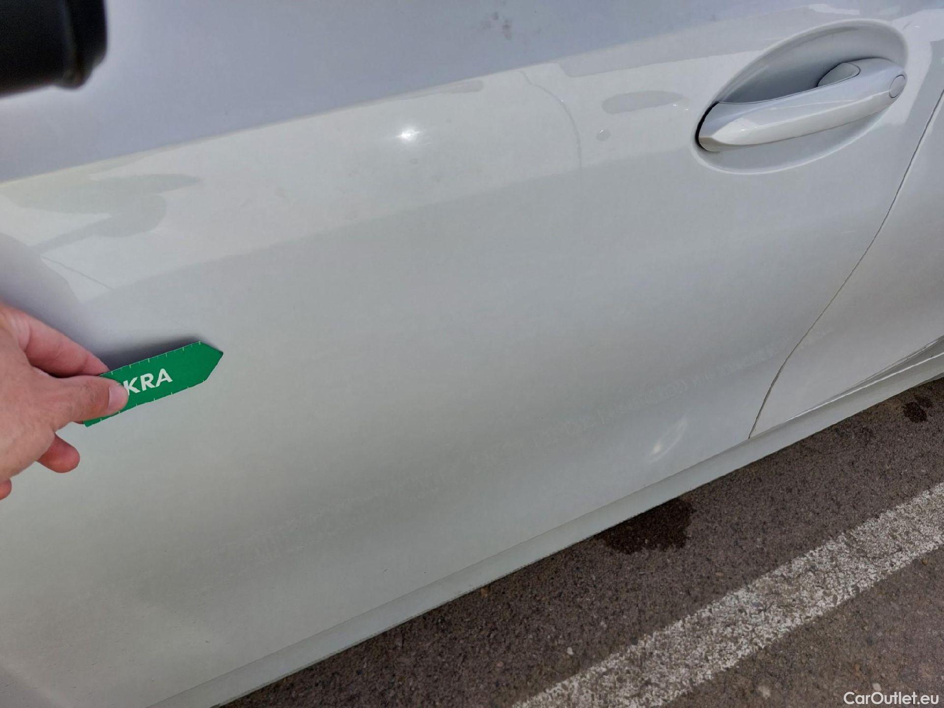  Bmw  Serie 3 BMW  / 2015 / 5P / familiar 318d Touring #6