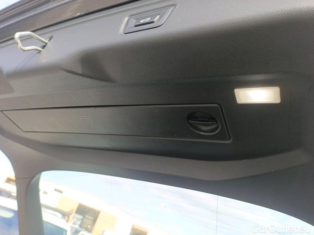  Bmw  Serie 3 BMW  / 2015 / 5P / familiar 330d Touring #12