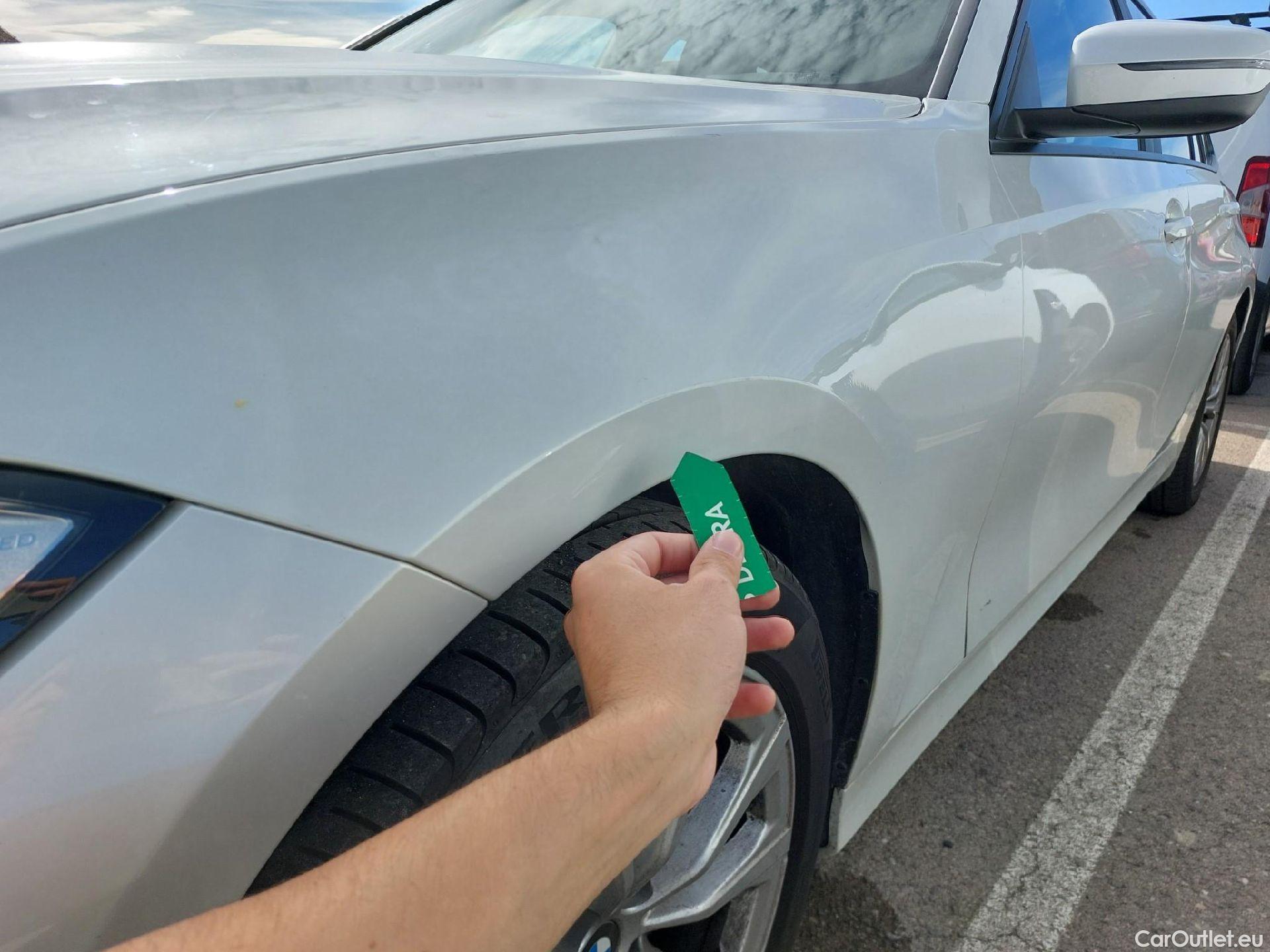  Bmw  Serie 3 BMW  / 2015 / 5P / familiar 318d Touring #4