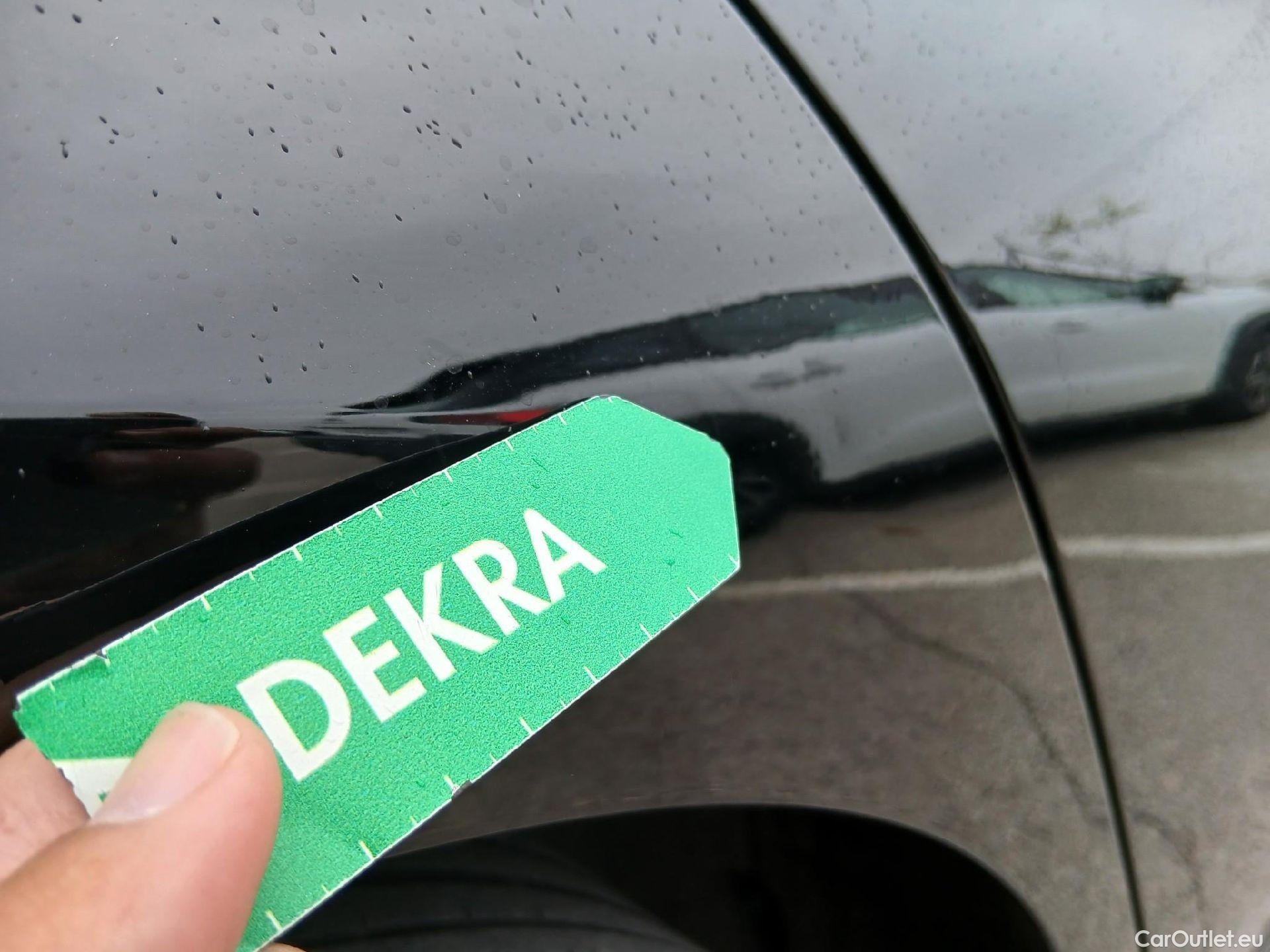  Bmw  Serie 3 BMW  / 2018 / 4P / sedán 318d Auto. #11