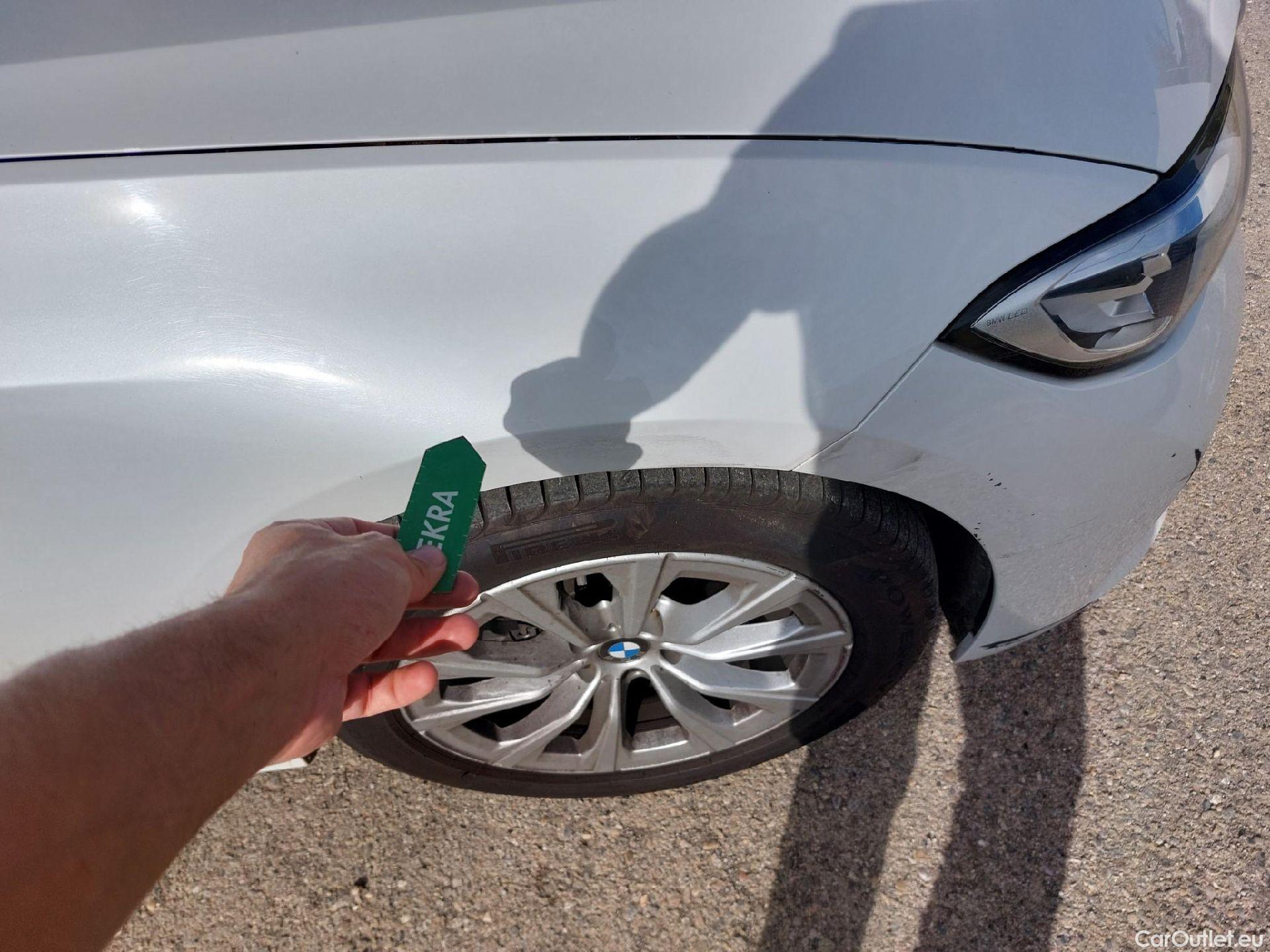  Bmw  Serie 3 BMW  / 2015 / 5P / familiar 318d Touring #15