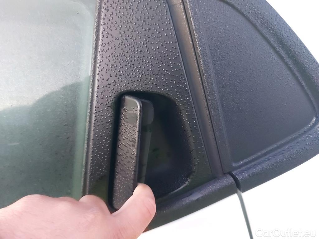  Renault  Clio RENAULT  / 2016 / 5P / berlina con portón Business dCi 66kW (90CV) -18 (AC) #24