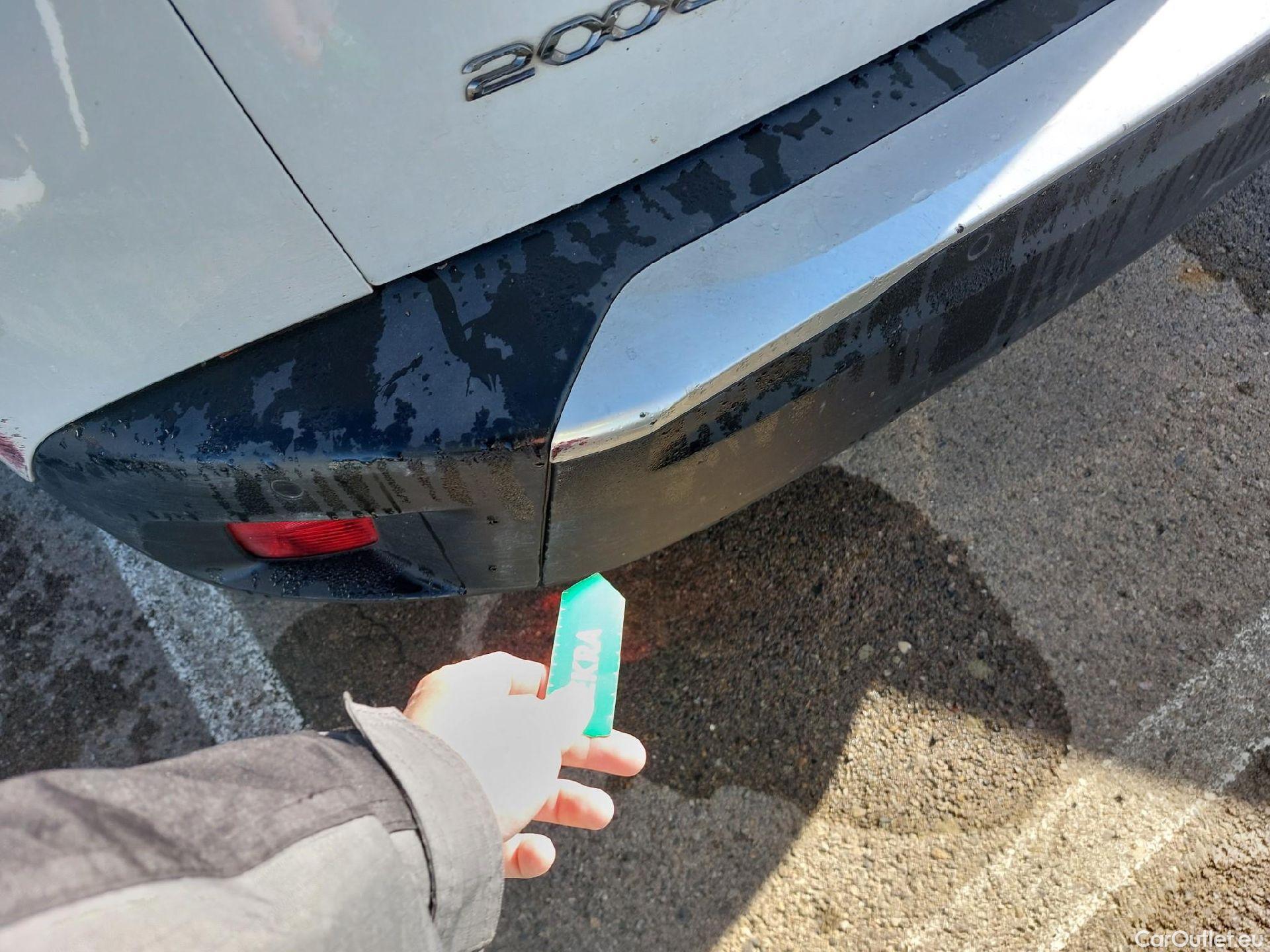  Peugeot  2008  Allure Pack 1.5 HDi 110CV MT6 E6d #22