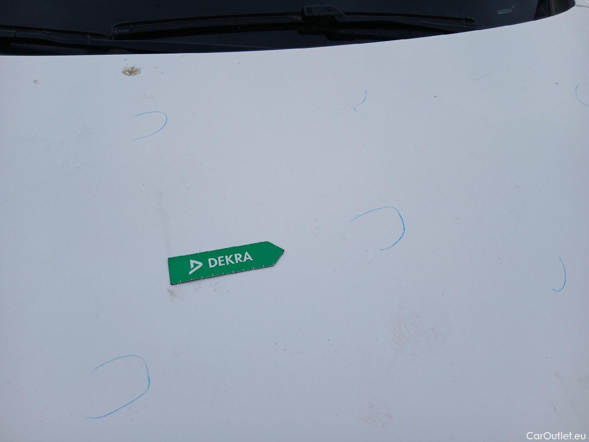  Peugeot  208 PEUGEOT  / 2019 / 5P / berlina con portón BlueHDi 73kW (100CV) Active #11