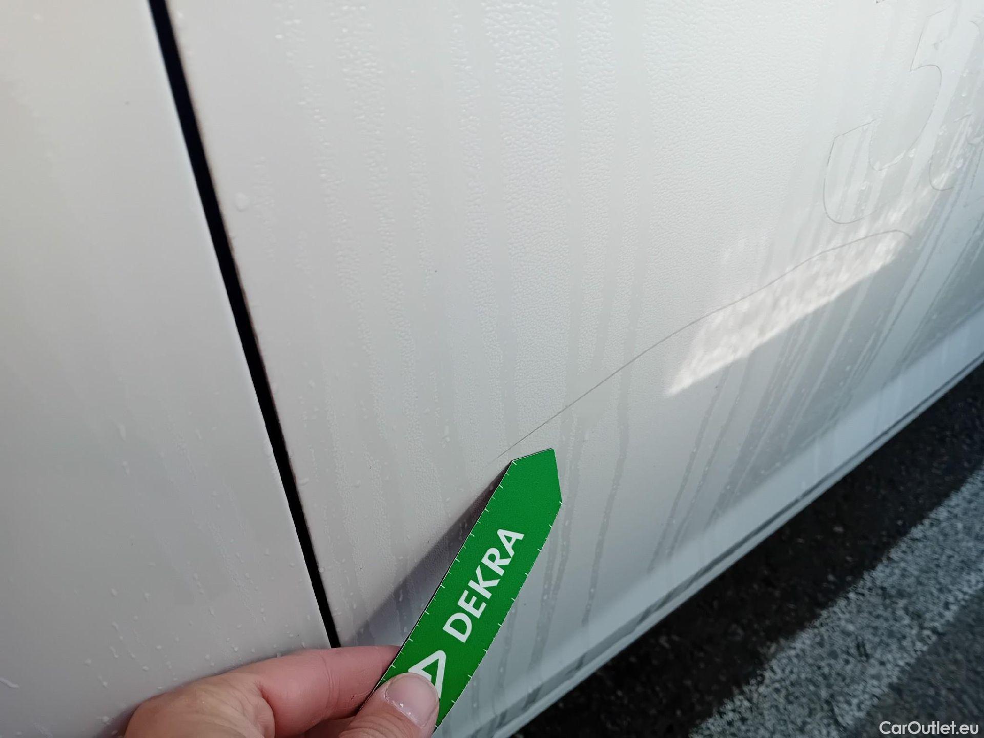  Seat  Leon SEAT León / 2016 / 5P / berlina con portón 1.6 TDI 85kW S&S Style Visio Ed Nav (AC) #4