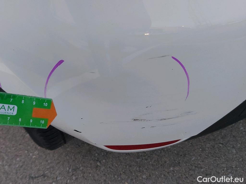  Renault  Clio RENAULT  / 2016 / 5P / berlina con portón Business dCi 66kW (90CV) -18 (AC) #10