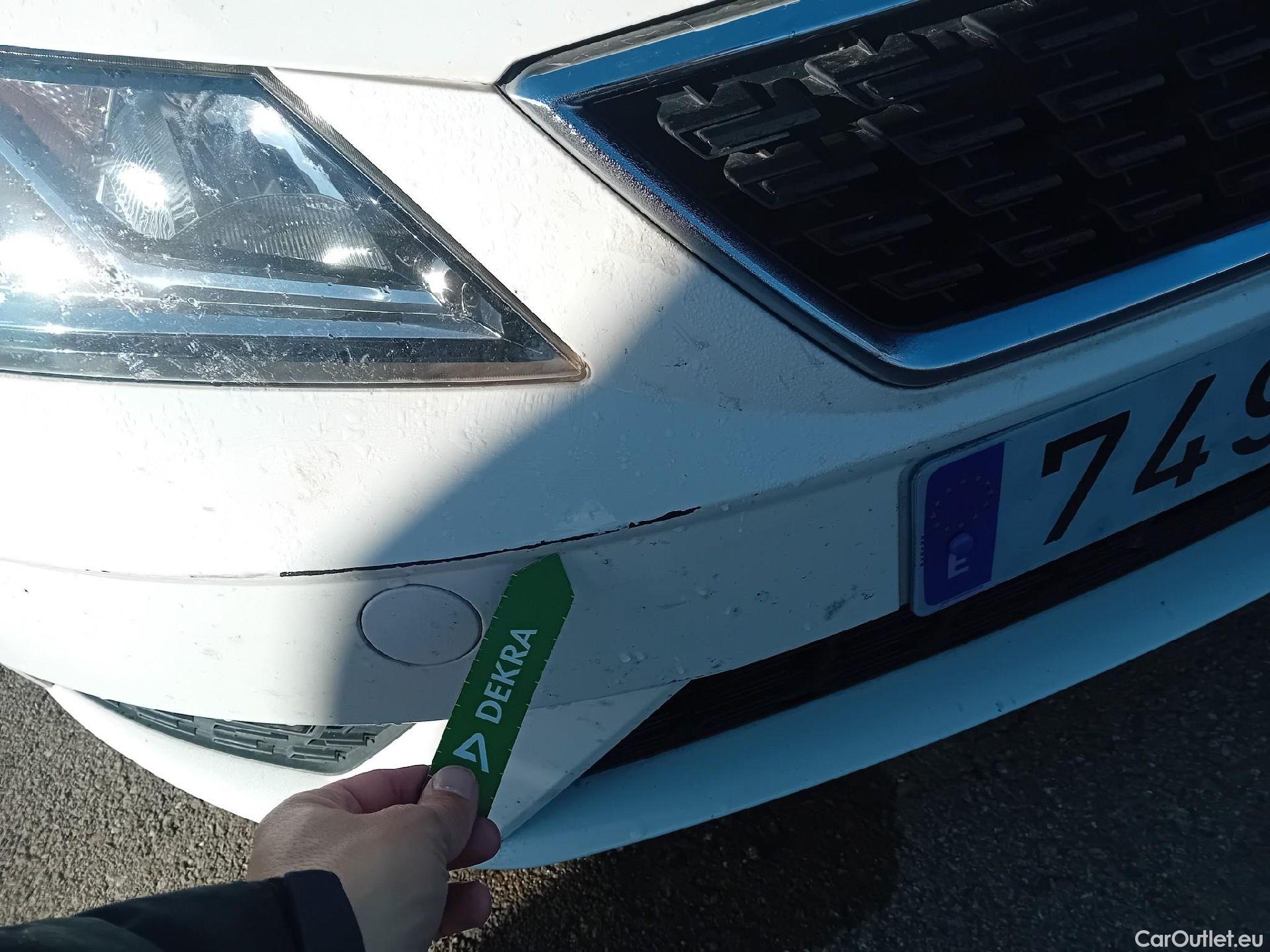  Seat  Leon SEAT León / 2016 / 5P / berlina con portón 1.6 TDI 85kW S&S Style Visio Ed Nav (AC) #2