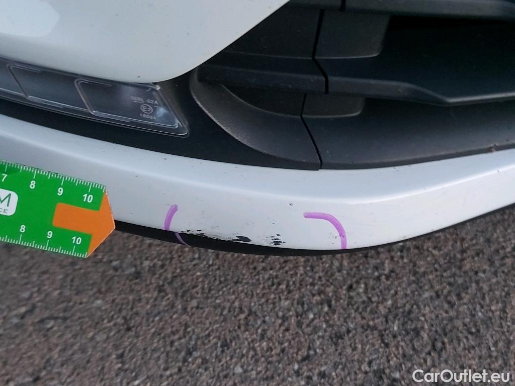  Renault  Clio RENAULT  / 2016 / 5P / berlina con portón Business dCi 66kW (90CV) -18 (AC) #18