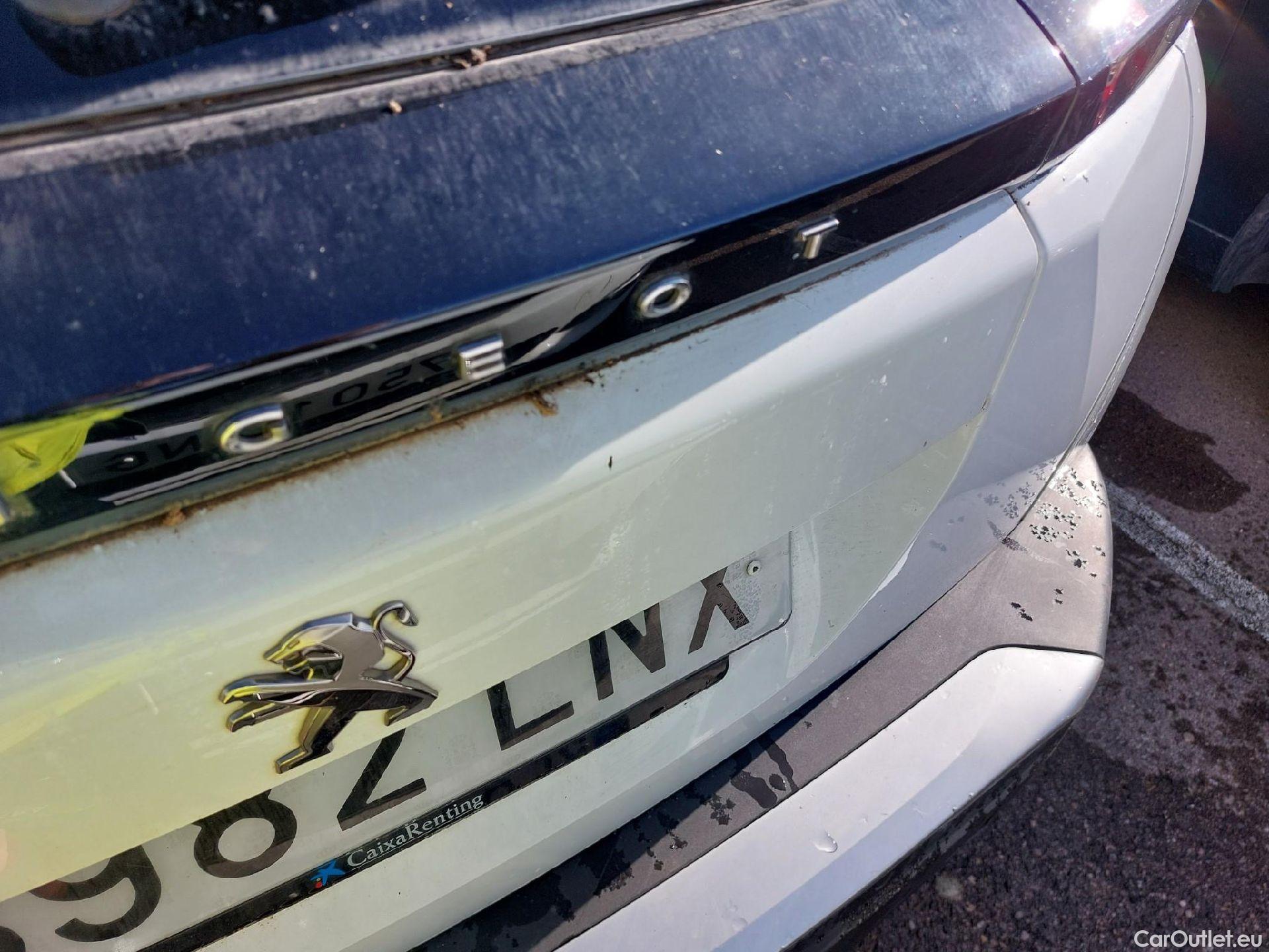  Peugeot  2008  Allure Pack 1.5 HDi 110CV MT6 E6d #26