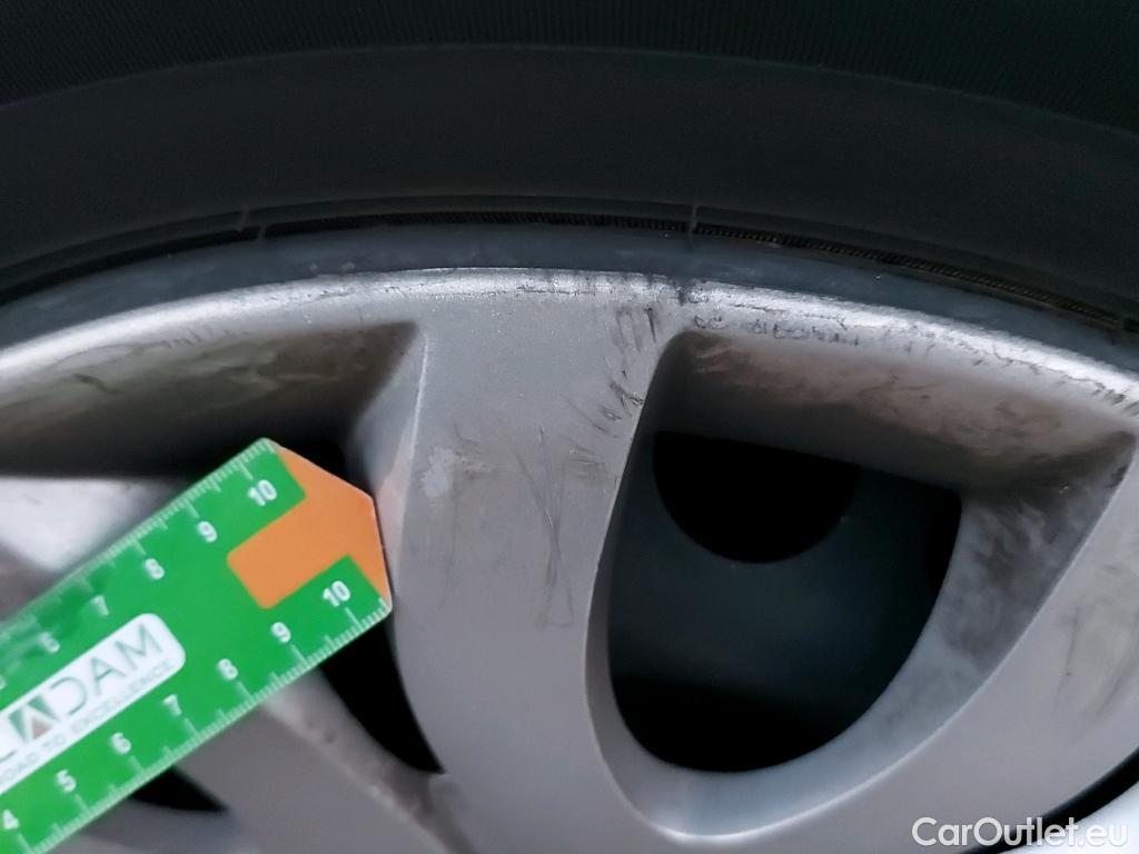  Renault  Clio RENAULT  / 2016 / 5P / berlina con portón Business dCi 66kW (90CV) -18 (AC) #30