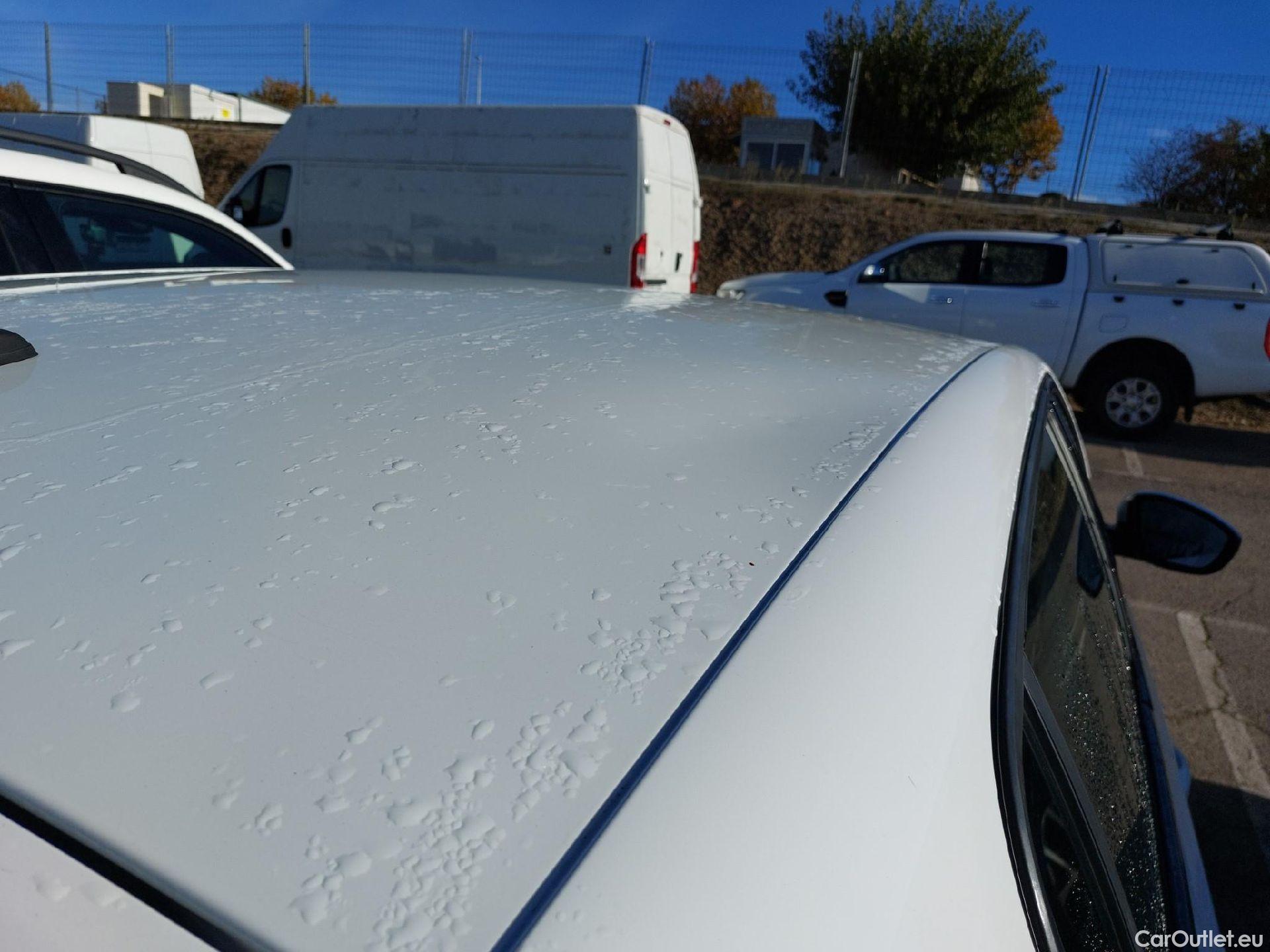  Peugeot  308 PEUGEOT  / 2017 / 5P / berlina con portón 5p Active Pack BlueHDi 130 S&S #12