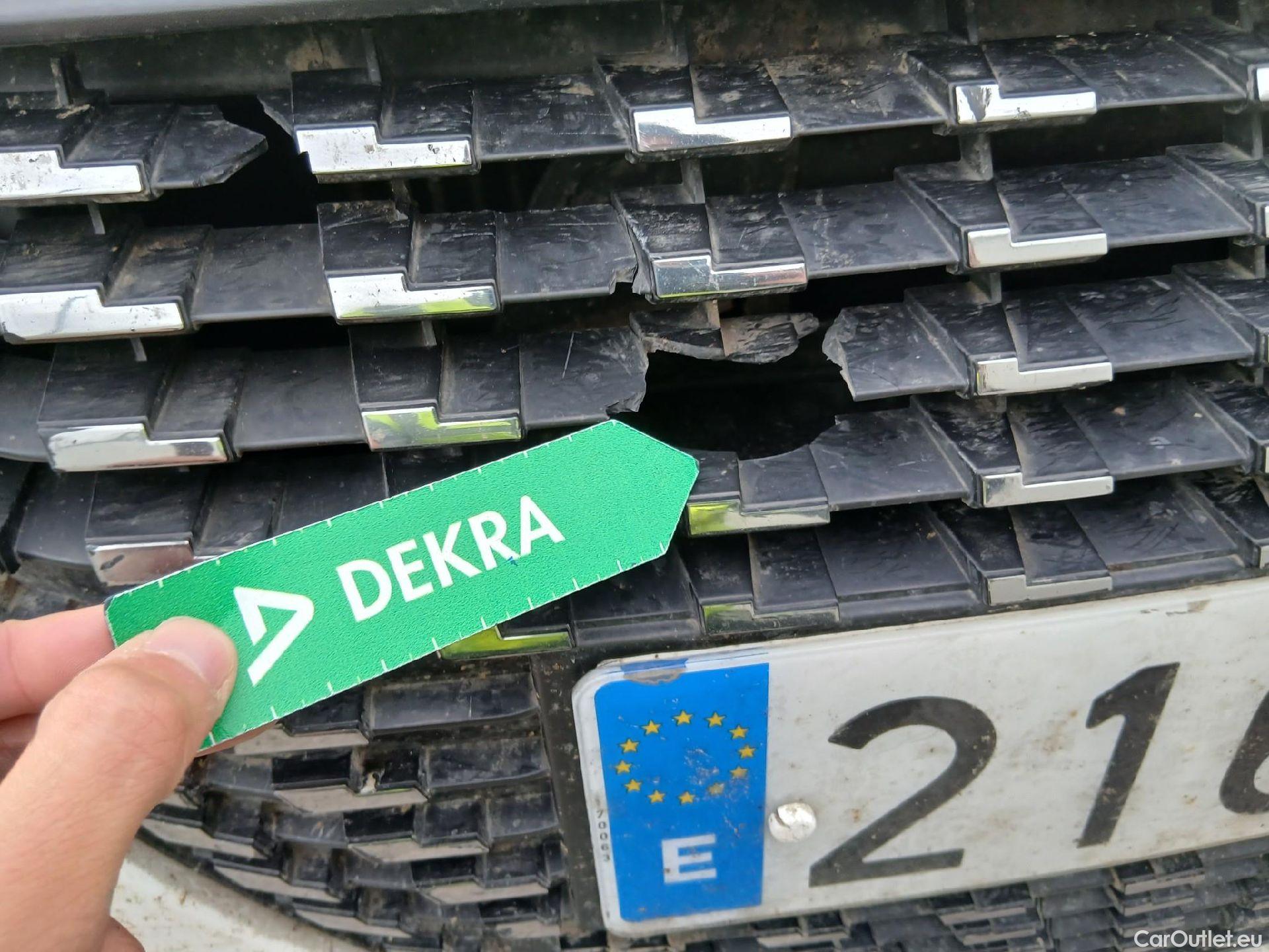  Peugeot  208 PEUGEOT  / 2019 / 5P / berlina con portón BlueHDi 73kW (100CV) Active #9