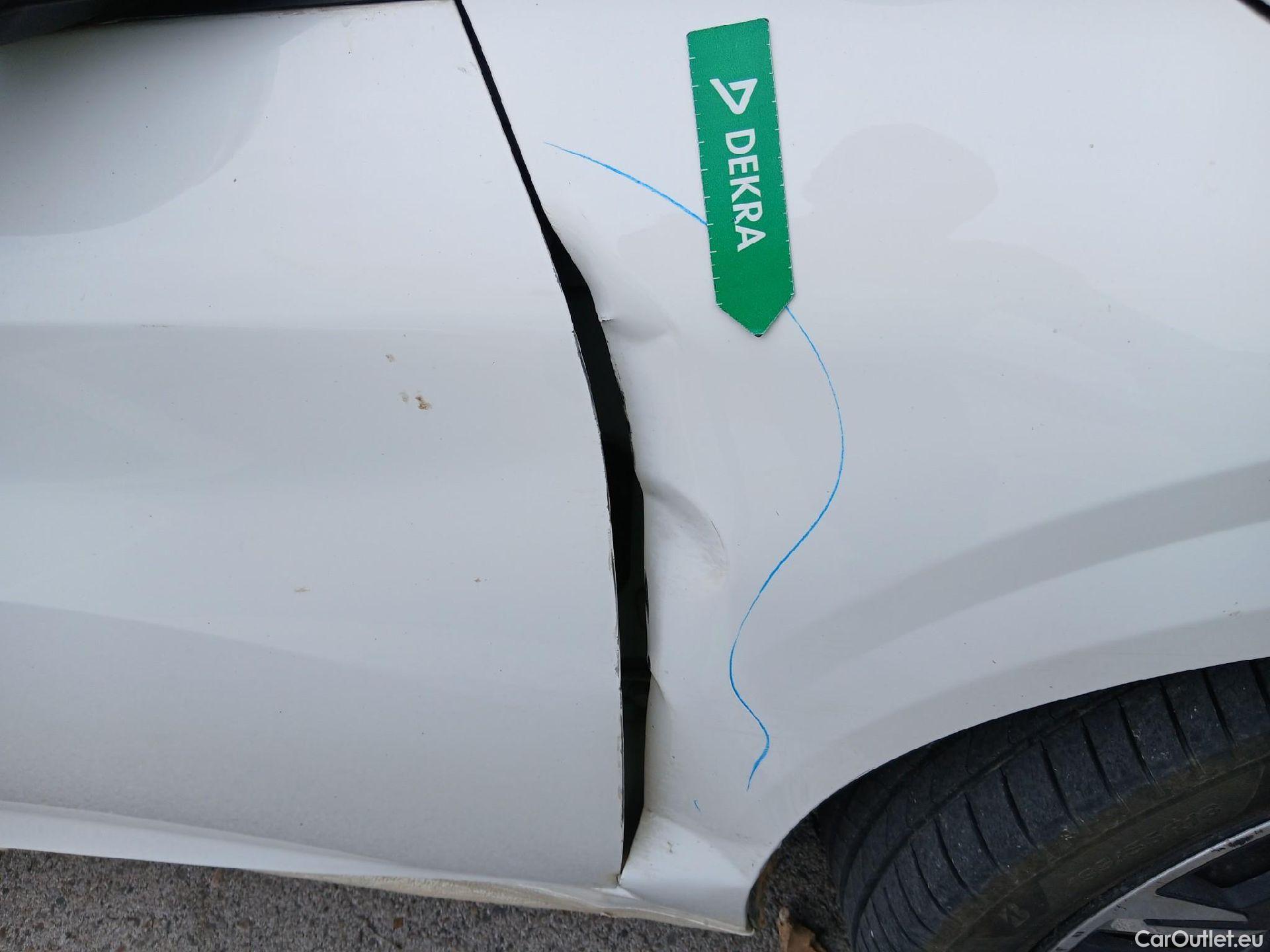  Peugeot  208 PEUGEOT  / 2019 / 5P / berlina con portón BlueHDi 73kW (100CV) Active #43