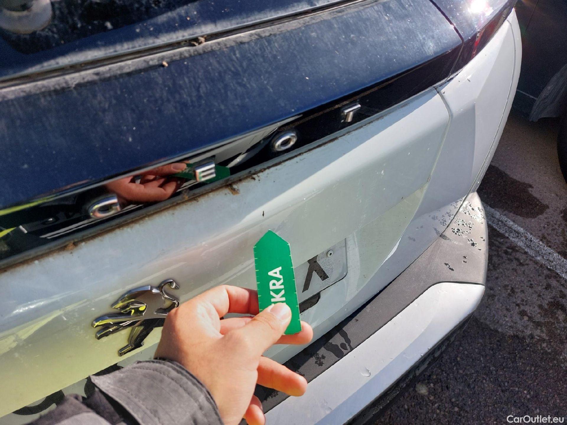  Peugeot  2008  Allure Pack 1.5 HDi 110CV MT6 E6d #25