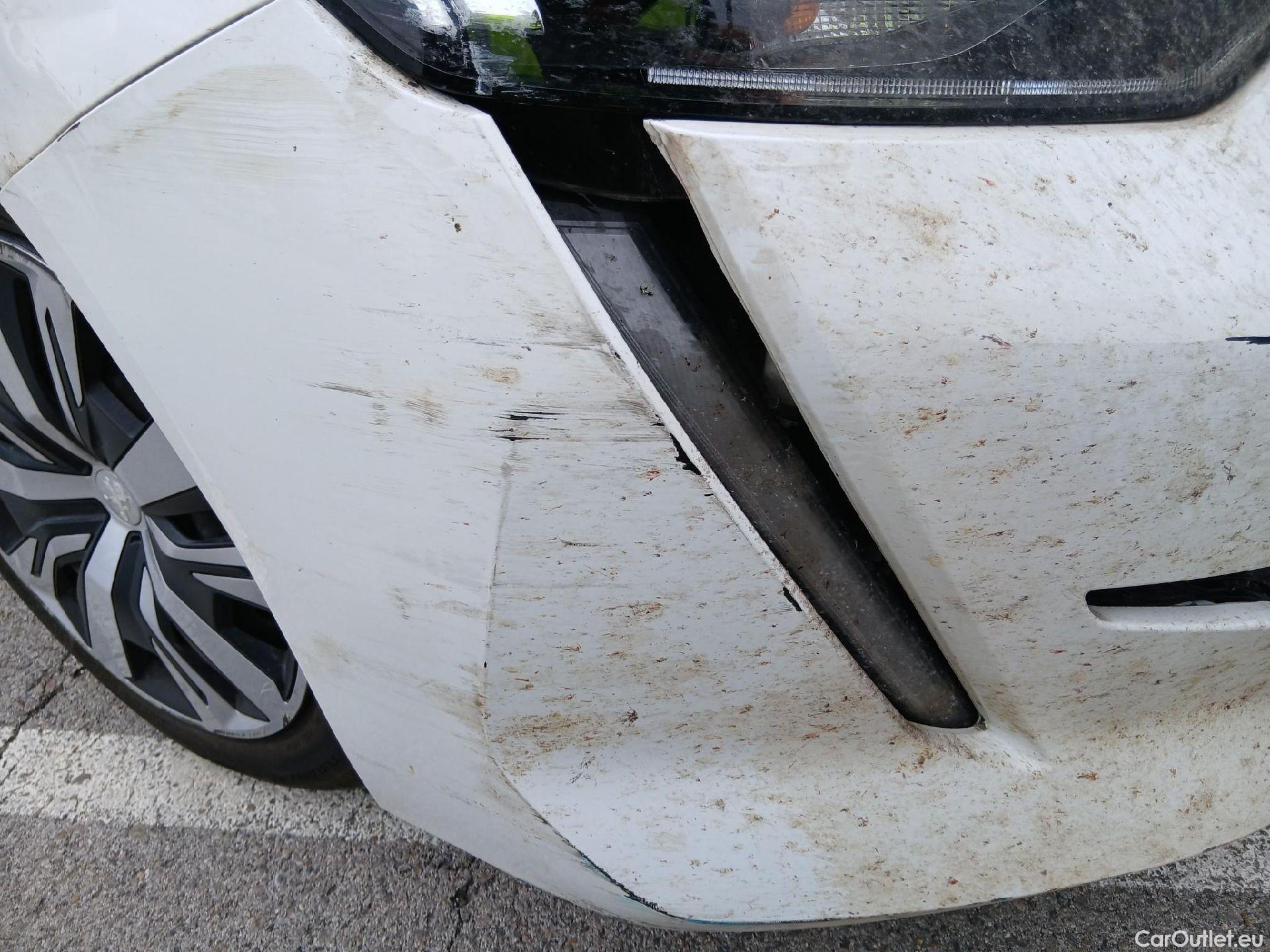  Peugeot  208 PEUGEOT  / 2019 / 5P / berlina con portón BlueHDi 73kW (100CV) Active #5